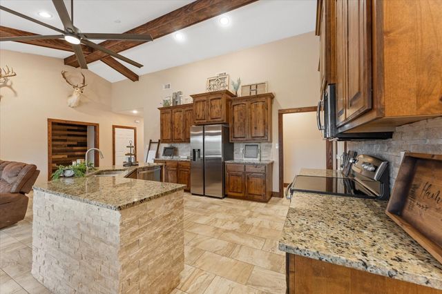 114 Fm 3179 Road, Huntsville, TX 77340