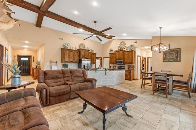 114 Fm 3179 Road, Huntsville, TX 77340