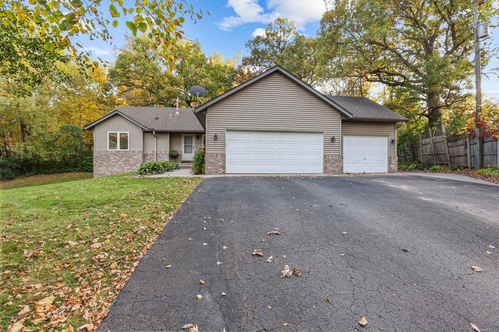 7961 Pioneer Road, Wyoming, MN 55092 — exterior