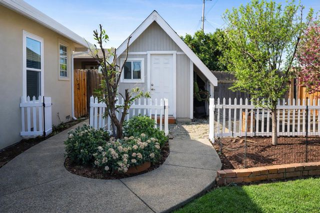 10833 Glenhaven Way, Rancho Cordova, CA 95670