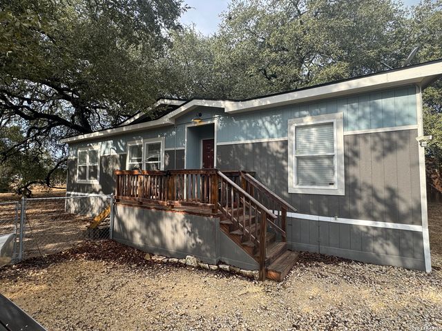 4406 Lost Hills Dr, Elmendorf, TX 78112