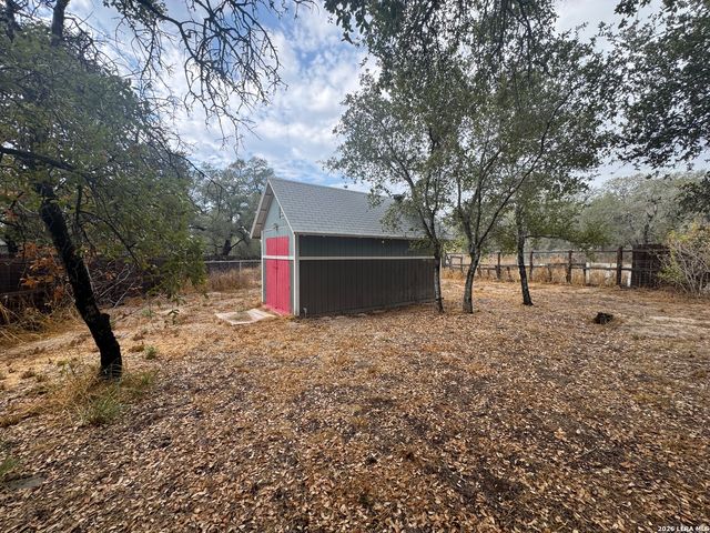 4406 Lost Hills Dr, Elmendorf, TX 78112