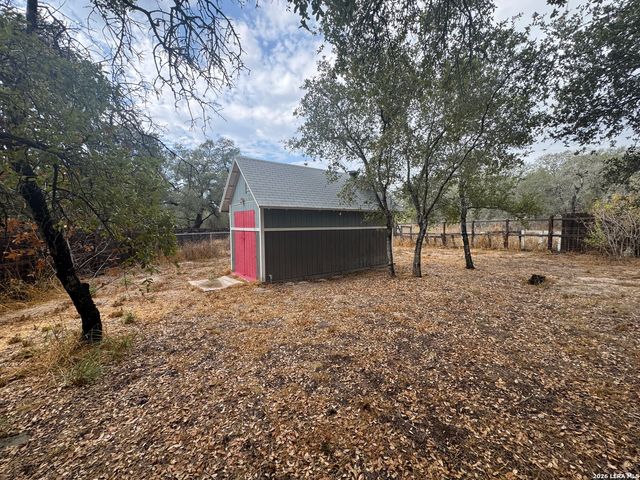 4406 Lost Hills Dr, Elmendorf, TX 78112