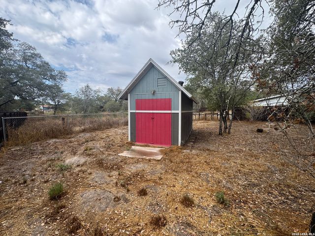 4406 Lost Hills Dr, Elmendorf, TX 78112