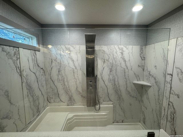 4406 Lost Hills Dr, Elmendorf, TX 78112