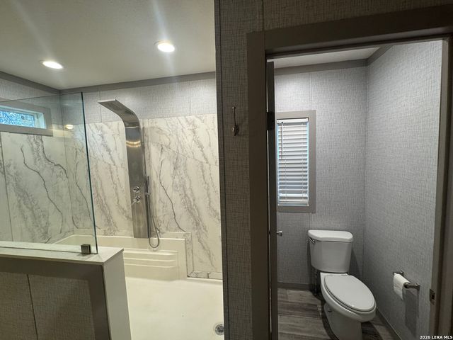 4406 Lost Hills Dr, Elmendorf, TX 78112