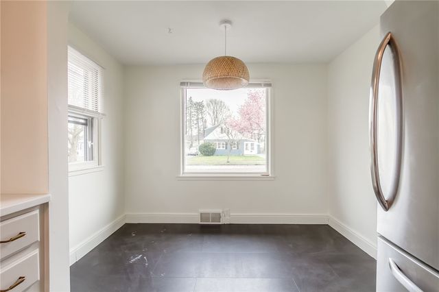 345 Colebourne Rd, Rochester, NY 14609