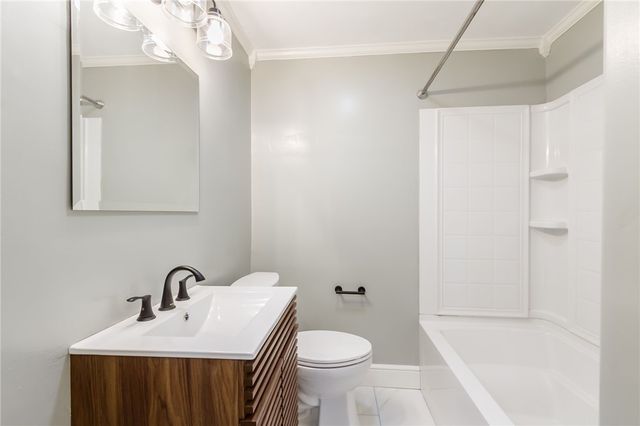 345 Colebourne Rd, Rochester, NY 14609