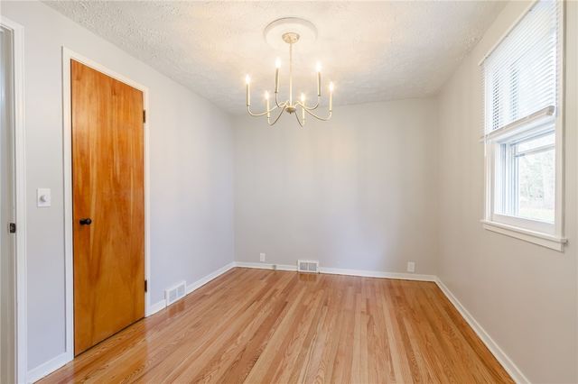 345 Colebourne Rd, Rochester, NY 14609