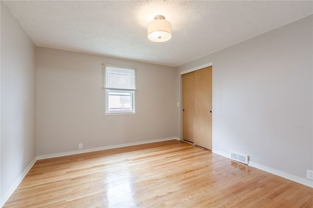 345 Colebourne Rd, Rochester, NY 14609