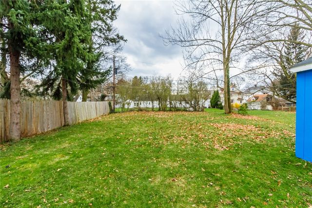 345 Colebourne Rd, Rochester, NY 14609