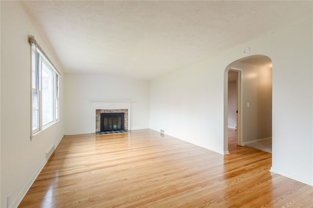 345 Colebourne Rd, Rochester, NY 14609