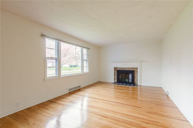 345 Colebourne Rd, Rochester, NY 14609