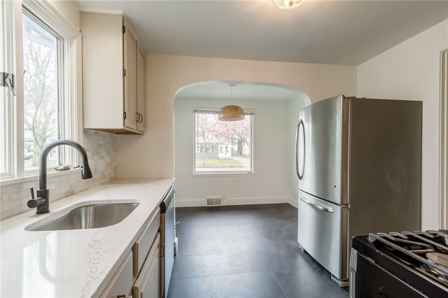 345 Colebourne Rd, Rochester, NY 14609