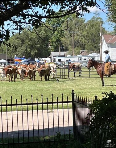 506 S Campbell Street, Abilene, KS 67410