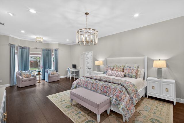 6011 Twin Coves Street, Dallas, TX 75248