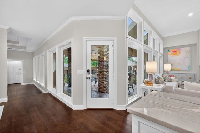6011 Twin Coves Street, Dallas, TX 75248