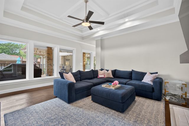 6011 Twin Coves Street, Dallas, TX 75248