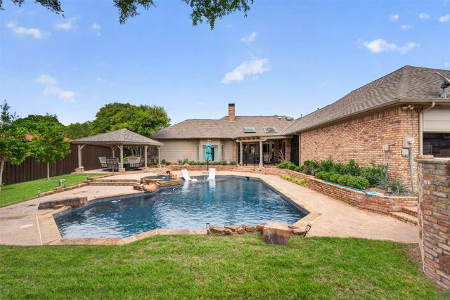 6011 Twin Coves Street, Dallas, TX 75248