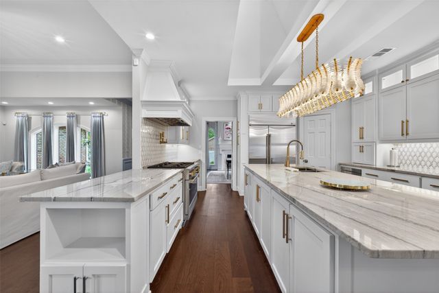6011 Twin Coves Street, Dallas, TX 75248