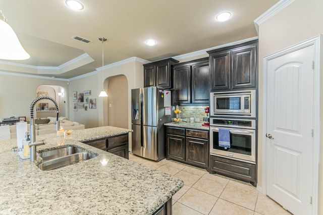 2935 Salina Drive, Grand Prairie, TX 75054