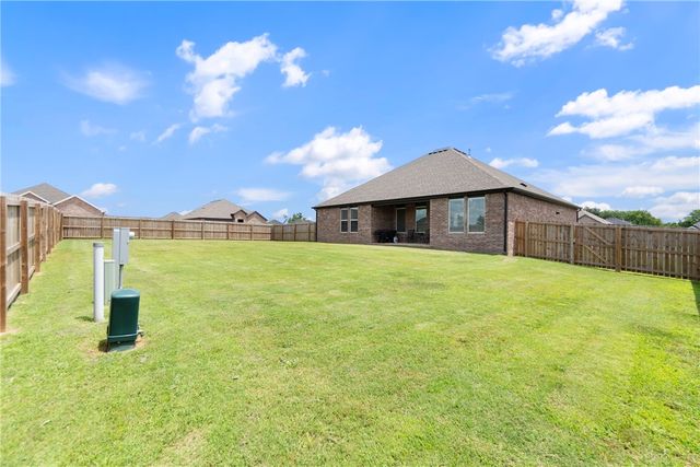 457 N Goose Xing, Farmington, AR 72730