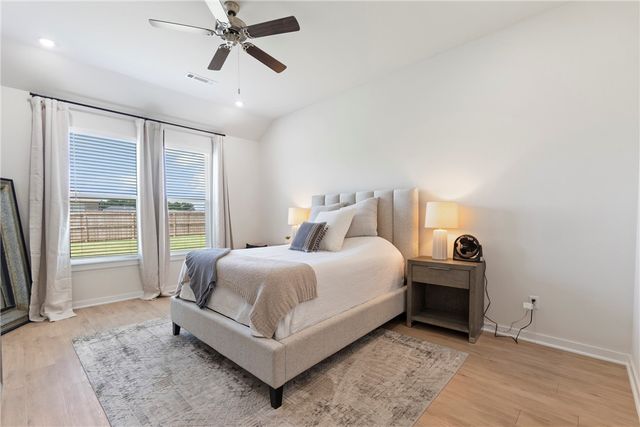 457 N Goose Xing, Farmington, AR 72730