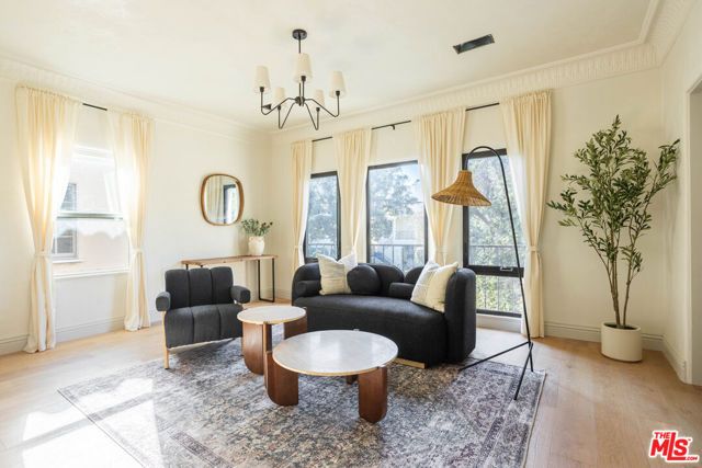 144 N Clark Drive, Beverly Hills, CA 90211