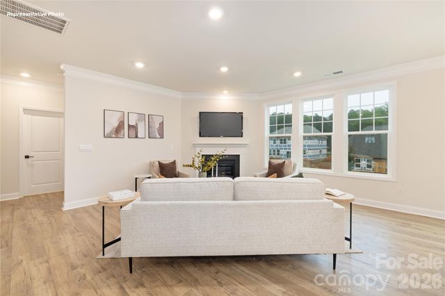 128 Ventnor Way, Mooresville, NC 28115