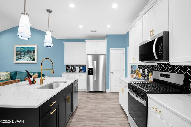 275 Last Mango Drive, Daytona Beach, FL 32124