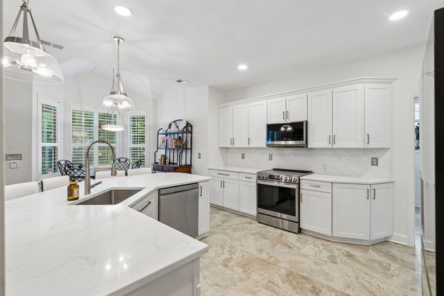 2765 Victoria Lake Drive, Mount Pleasant, SC 29466