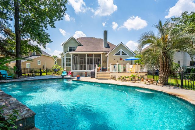 2765 Victoria Lake Drive, Mount Pleasant, SC 29466