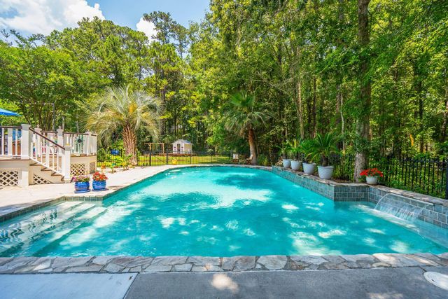 2765 Victoria Lake Drive, Mount Pleasant, SC 29466