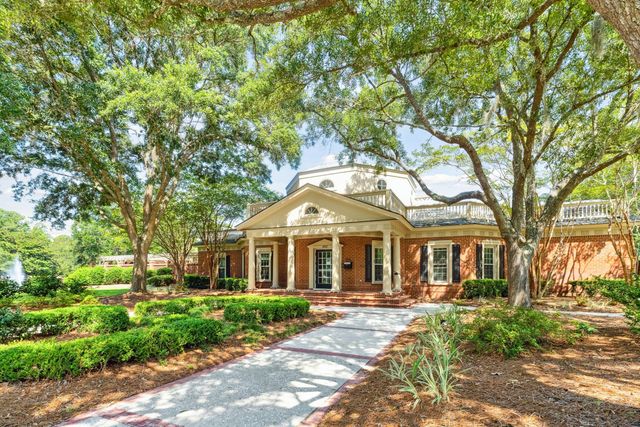 2765 Victoria Lake Drive, Mount Pleasant, SC 29466