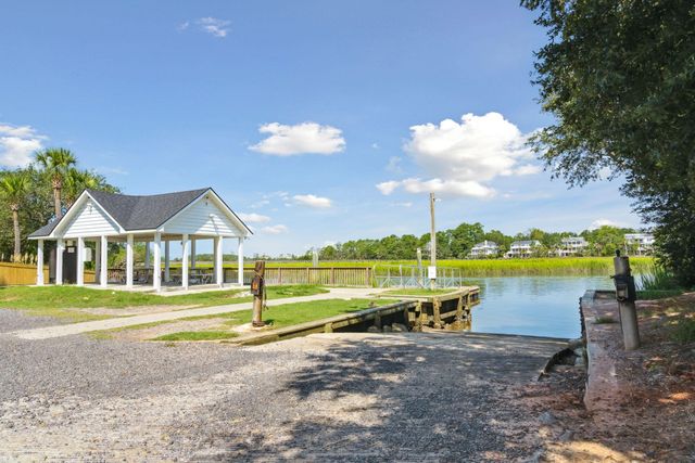2765 Victoria Lake Drive, Mount Pleasant, SC 29466