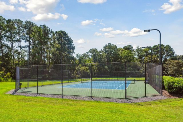 2765 Victoria Lake Drive, Mount Pleasant, SC 29466