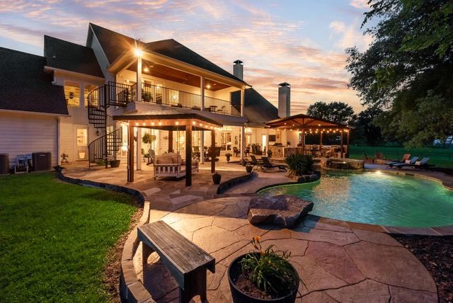 2880 County Road 249, Poetry, TX 75160