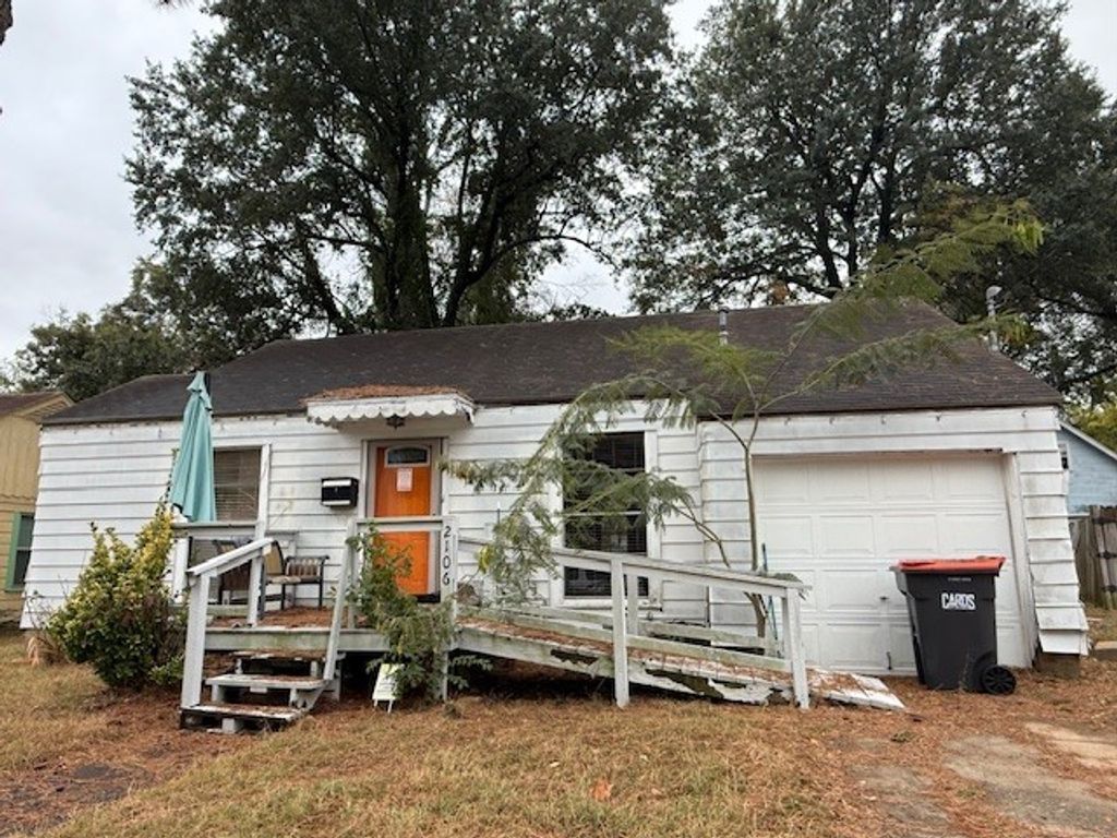 2106 Cleveland Street, Paris, TX 75460