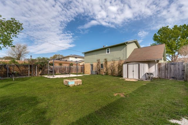 2924 W 11th Street, Irving, TX 75060