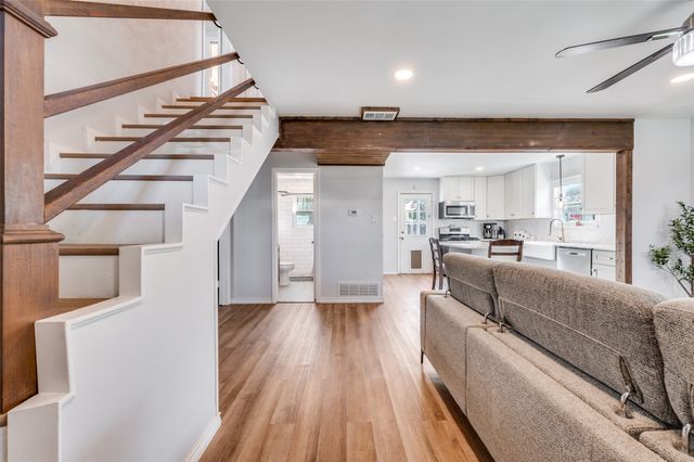 2924 W 11th Street, Irving, TX 75060