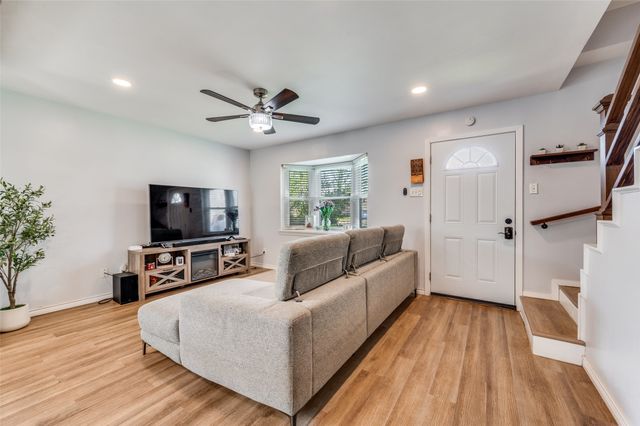 2924 W 11th Street, Irving, TX 75060