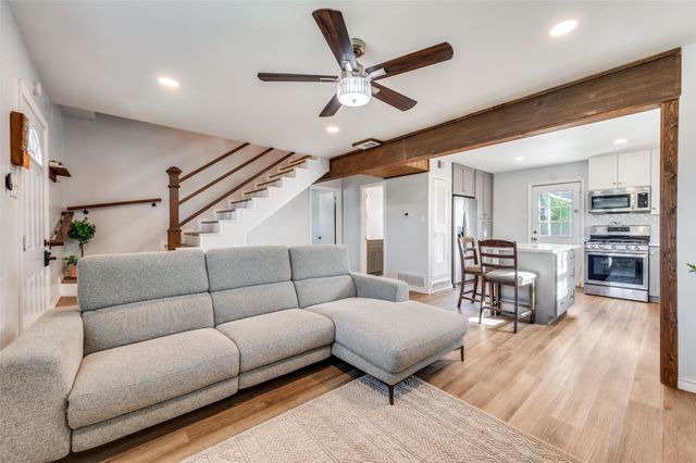 2924 W 11th Street, Irving, TX 75060