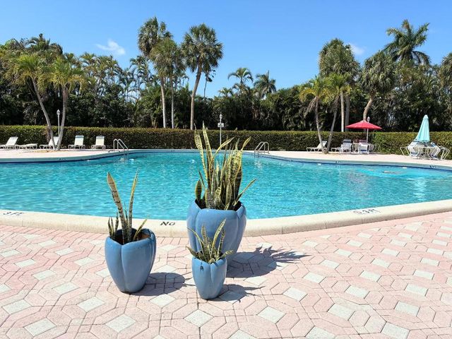 2911 Ashley Drive W H, West Palm Beach, FL 33415