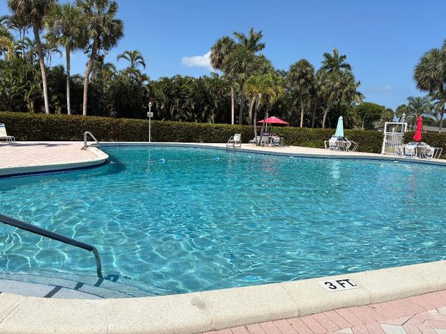 2911 Ashley Drive W H, West Palm Beach, FL 33415