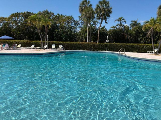 2911 Ashley Drive W H, West Palm Beach, FL 33415