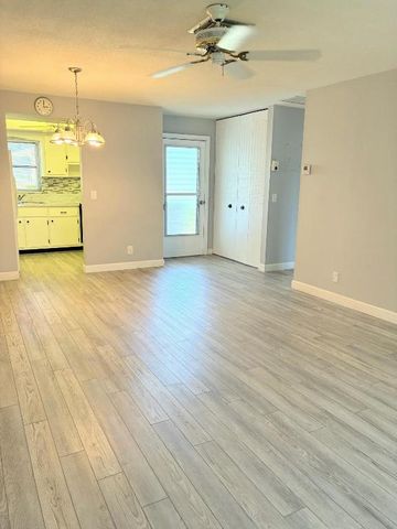 2911 Ashley Drive W H, West Palm Beach, FL 33415