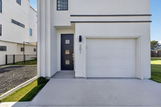 1735 W Gramercy Pl Unit 201, San Antonio, TX 78201