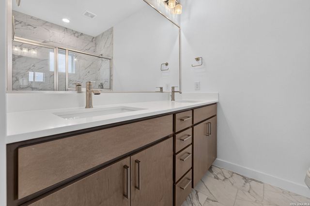 1735 W Gramercy Pl Unit 201, San Antonio, TX 78201