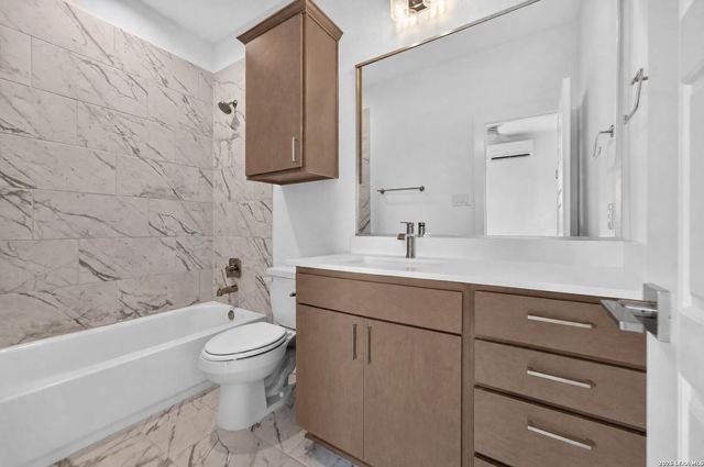 1735 W Gramercy Pl Unit 201, San Antonio, TX 78201