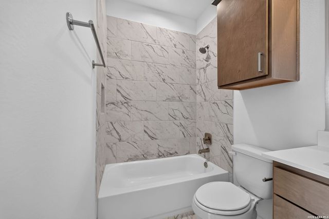 1735 W Gramercy Pl Unit 201, San Antonio, TX 78201